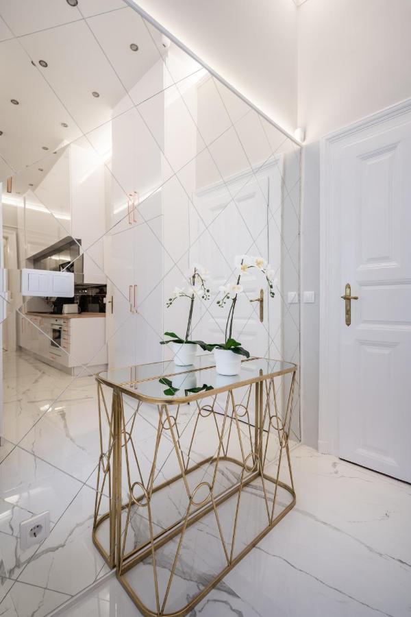 Premium Art Deco Apartment At Broadway // 4Bdr & 3Br Budapest Exterior photo