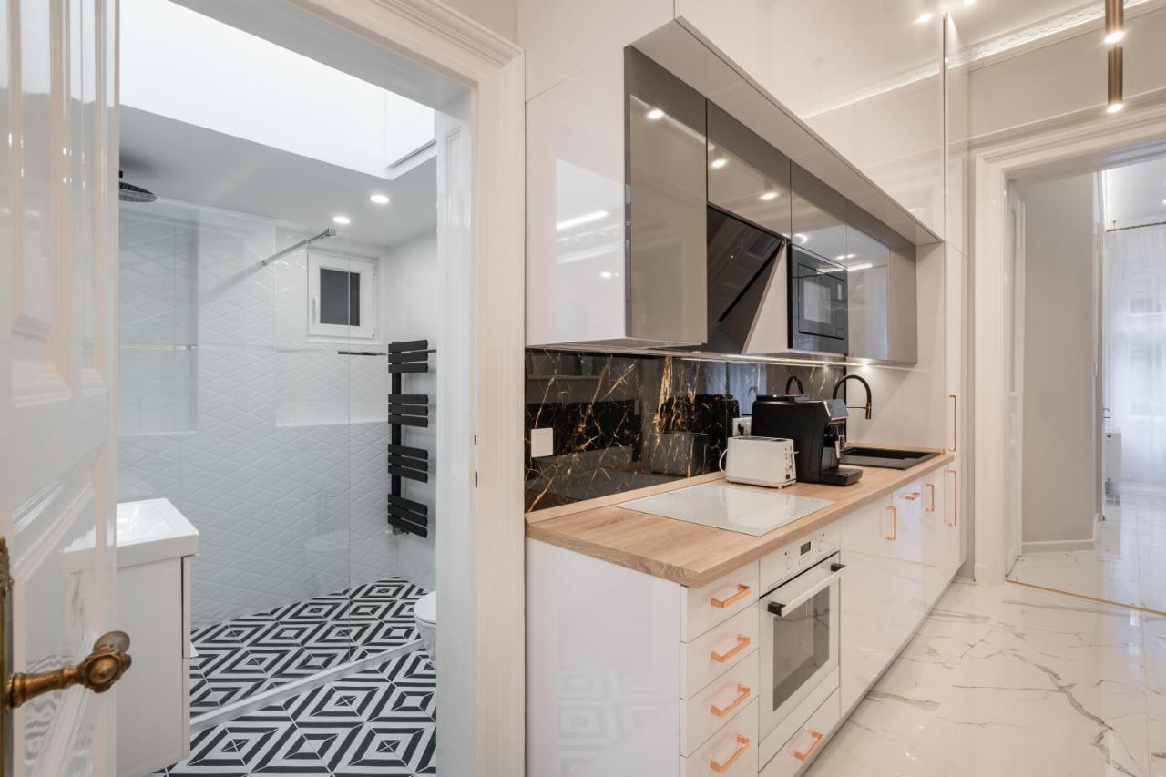 Premium Art Deco Apartment At Broadway // 4Bdr & 3Br Budapest Exterior photo